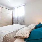 Appartement Tolja *