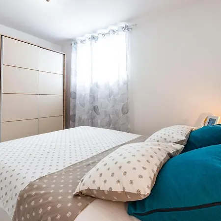 Apartment Tolja *