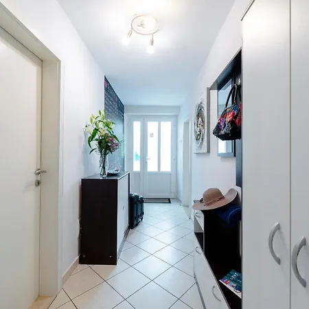 Apartment Tolja *
