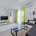 Tolja Διαμέρισμα *